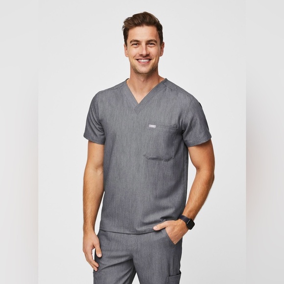 Figs Leon Three-Pocket Men’s Scrub Top in Graphite Size Medium - Picture 1 of 9